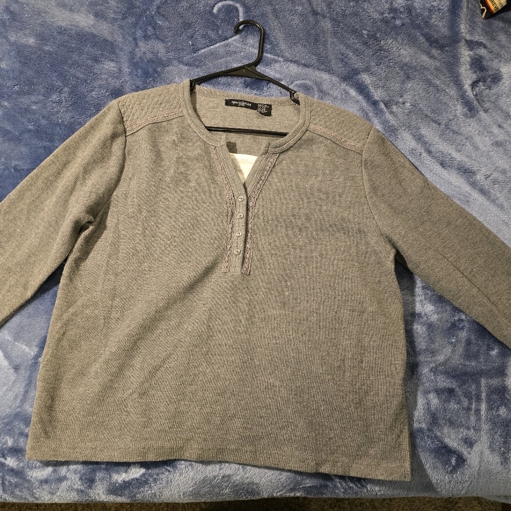 Women's Medium Grey Long-Sleeved Shirt